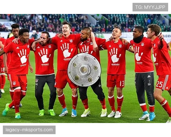 德甲豪门重磅引援传闻不断,阵容实力或将迎来质的飞跃 德甲豪门重磅引援传闻不断,阵容实力或将迎来质的飞跃