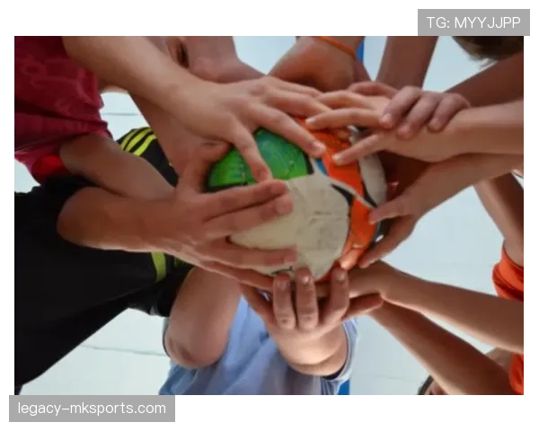 菲利克斯炫技盘带惊艳全场,引领足球技术新潮流 菲利克斯炫技盘带惊艳全场,引领足球技术新潮流