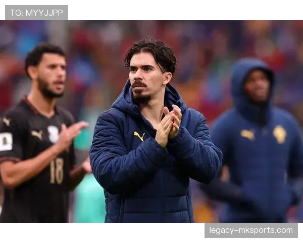 维蒂尼亚在巴黎持续提升表现,助力球队稳居争冠行列 维蒂尼亚在巴黎持续提升表现,助力球队稳居争冠行列