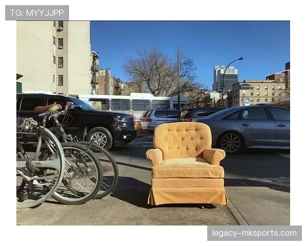 崔家溪家里豪奢到我想删朋友圈，沙发都像电影布景